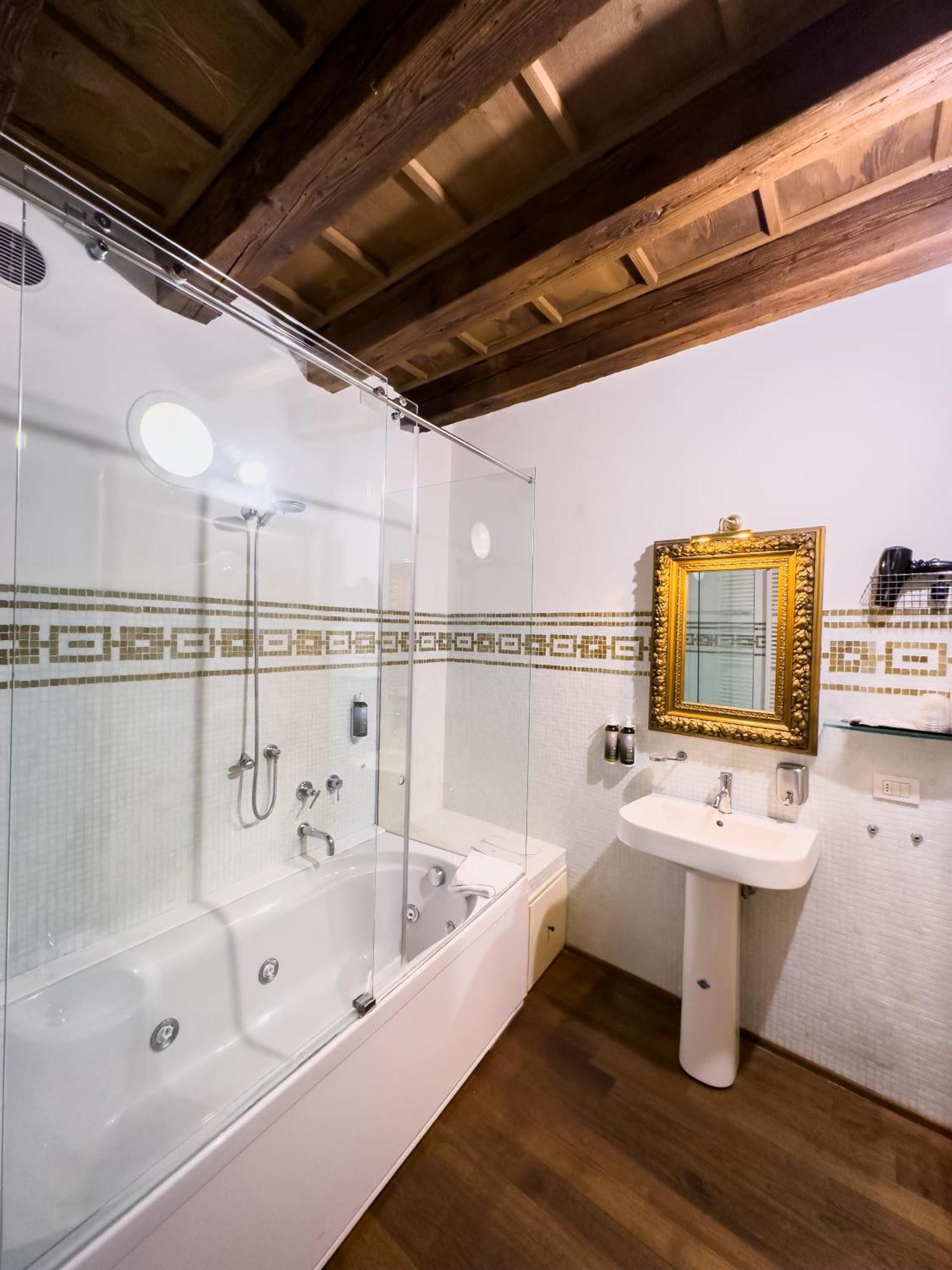 Truly Verona - Delle Erbe Suites Kültér fotó